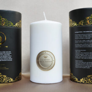 Bougie Divine Paix & Sérénité diffusant une lumière douce et apaisante